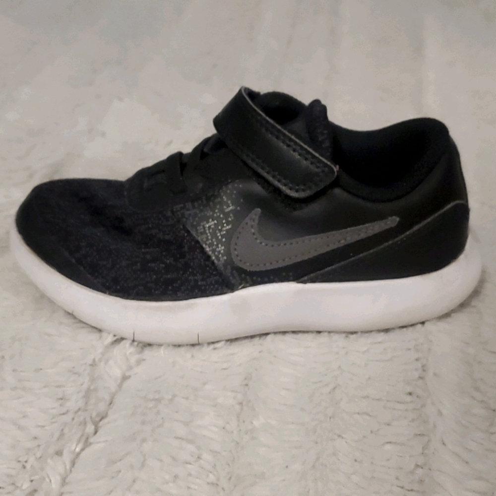 Boys sneakers